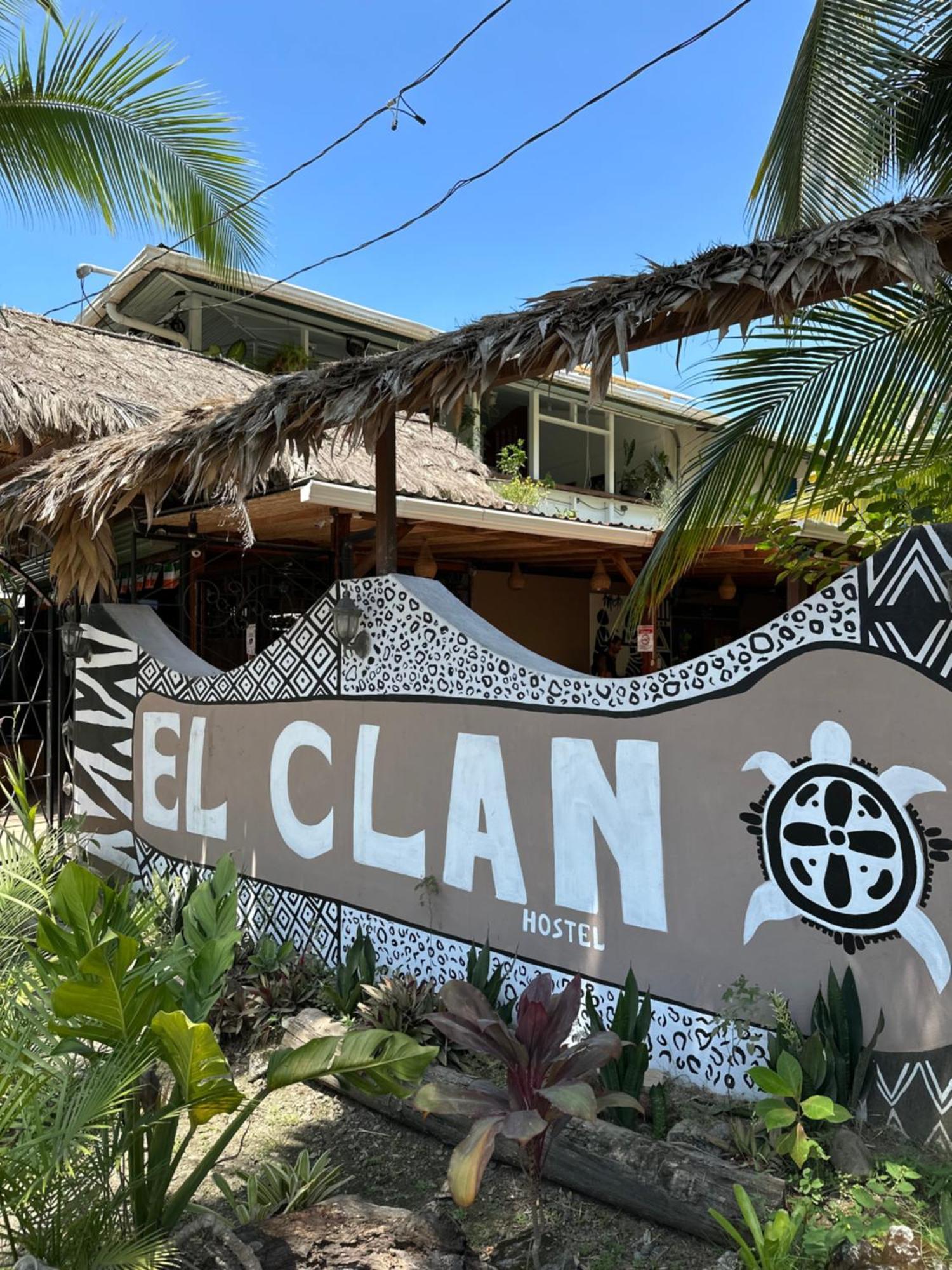 El Clan Hostel Puerto Viejo de Talamanca Eksteriør bilde
