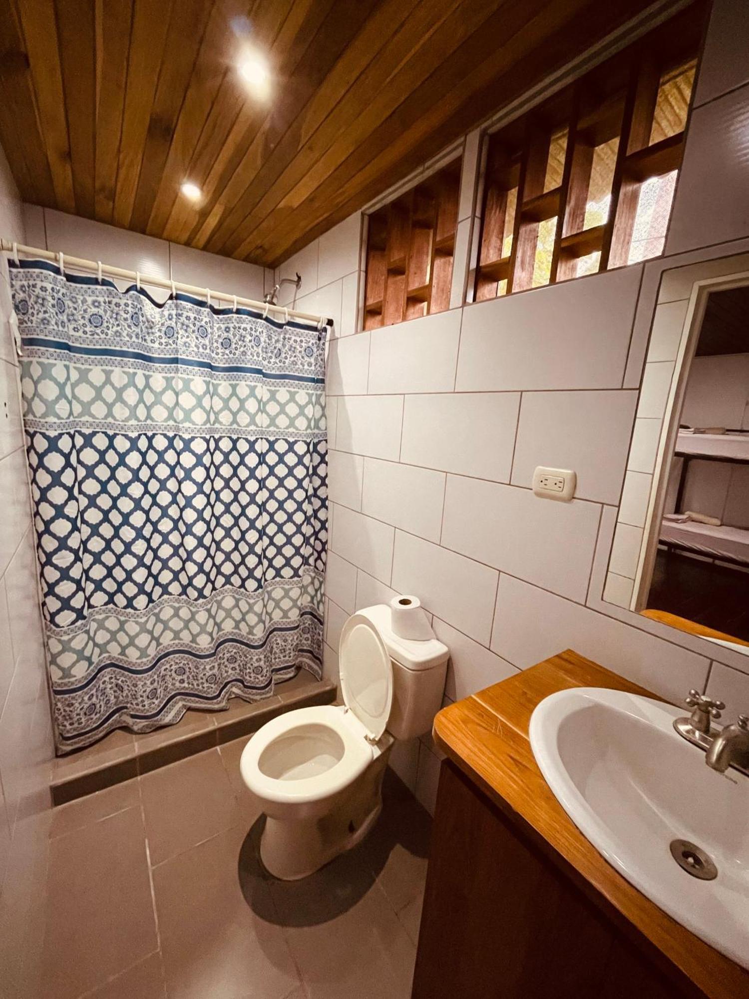 El Clan Hostel Puerto Viejo de Talamanca Eksteriør bilde