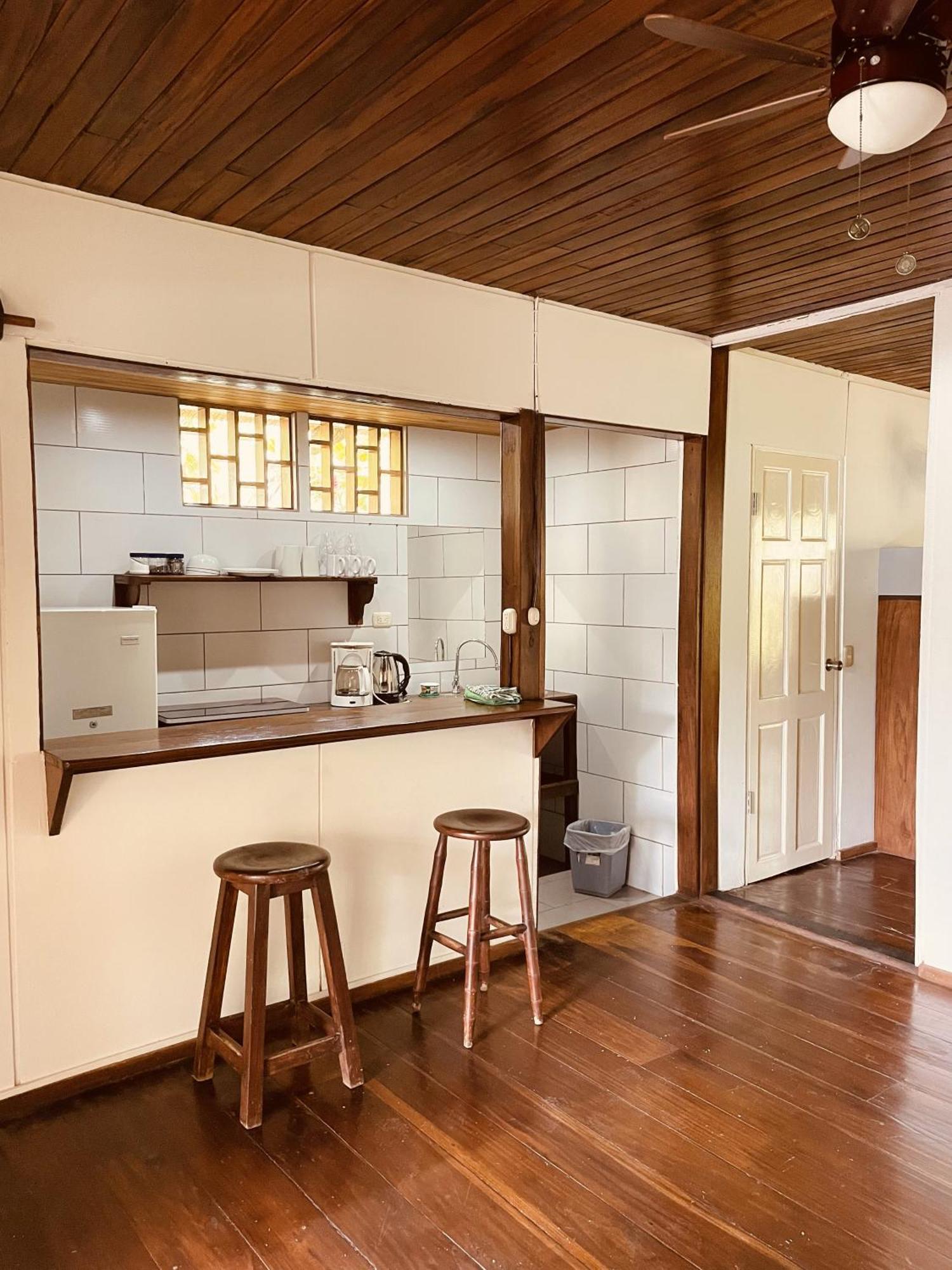 El Clan Hostel Puerto Viejo de Talamanca Eksteriør bilde